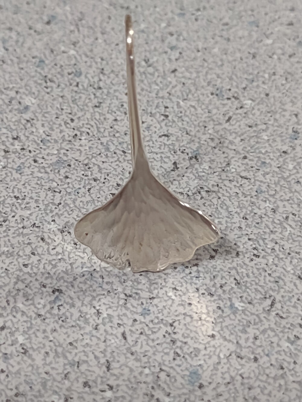 EL Single Ginko Leaf ear***